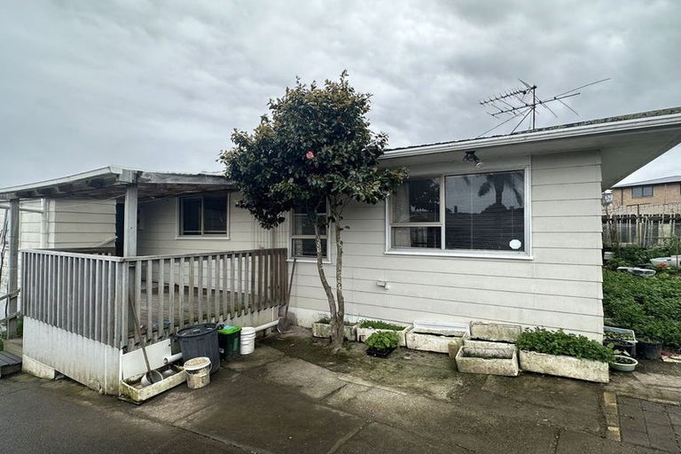 Photo of property in 26 Cockayne Crescent, Sunnynook, Auckland, 0620
