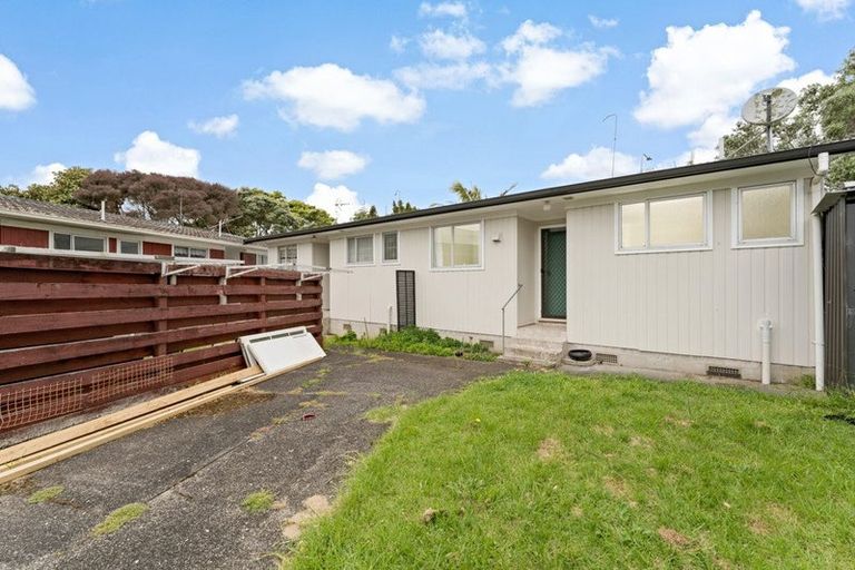 Photo of property in 2/1 Sturges Road, Henderson, Auckland, 0610