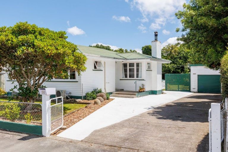 Photo of property in 50 Huxley Street, Pahiatua, 4910