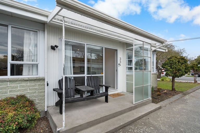 Photo of property in 1/33 Prestons Road, Redwood, Christchurch, 8051
