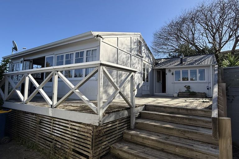 Photo of property in 2/523 Beach Road, Murrays Bay, Auckland, 0630