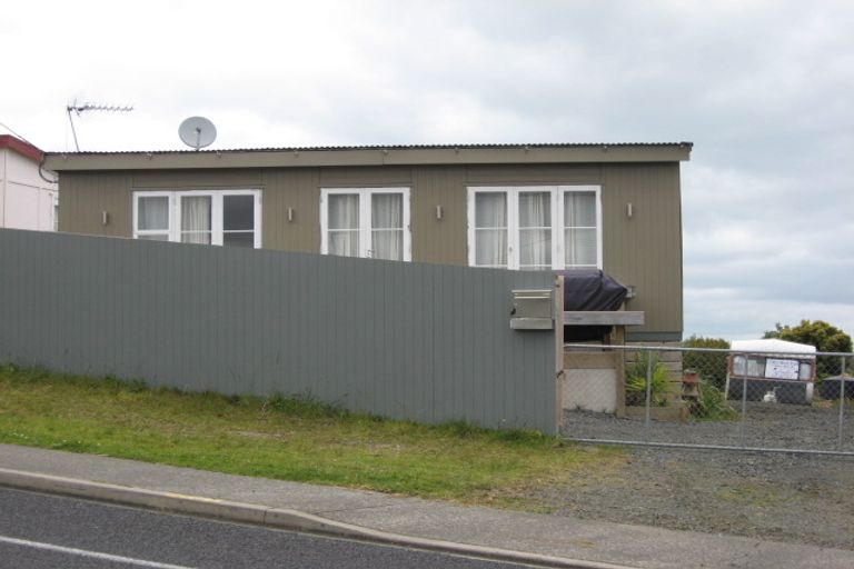 Photo of property in 1303 Whangaparaoa Road, Army Bay, Whangaparaoa, 0930