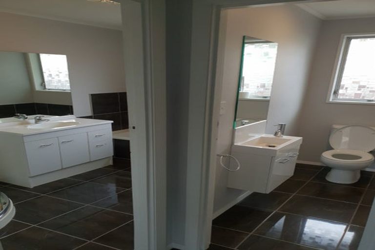 Photo of property in 8 Saunders Place, Redwood, Christchurch, 8051