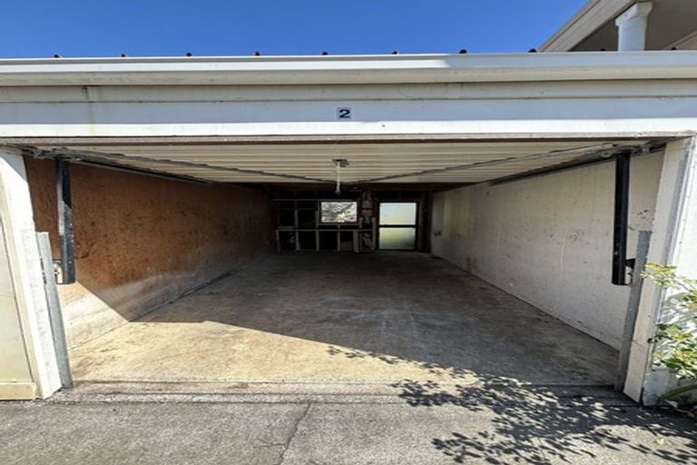Photo of property in 2/9 Sparrow Place, Weymouth, Auckland, 2103