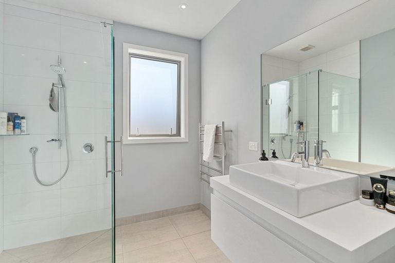 Photo of property in 63 Minaret Ridge, Wanaka, 9305