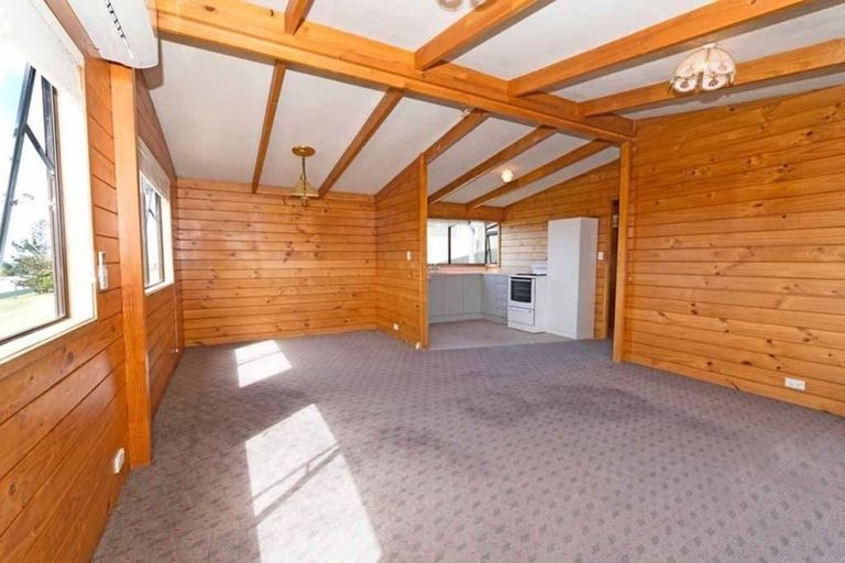 Photo of property in 1/28 Elizabeth Drive, West Harbour, Auckland, 0618