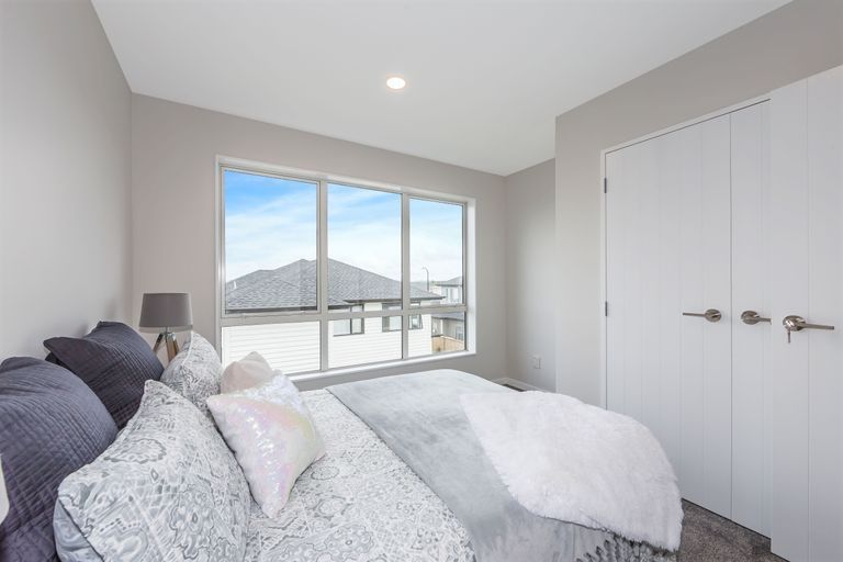 Photo of property in 41 Ascension Crescent, Orewa, 0931