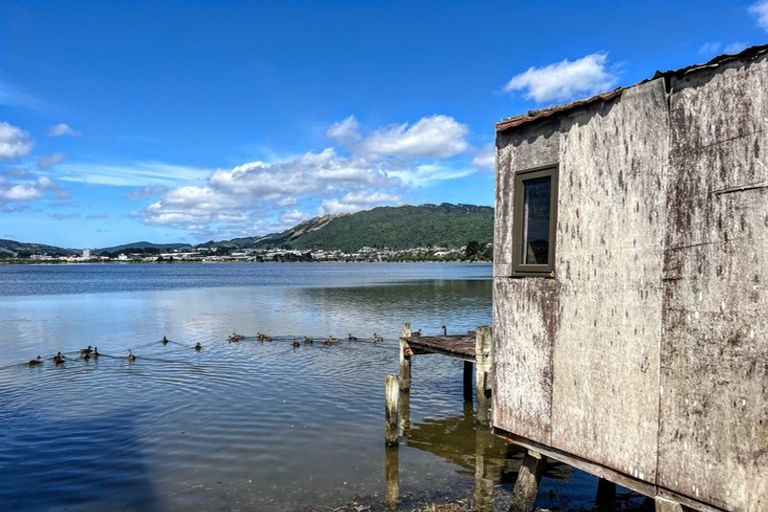 Photo of property in 1 Onepoto Road, Titahi Bay, Porirua, 5022