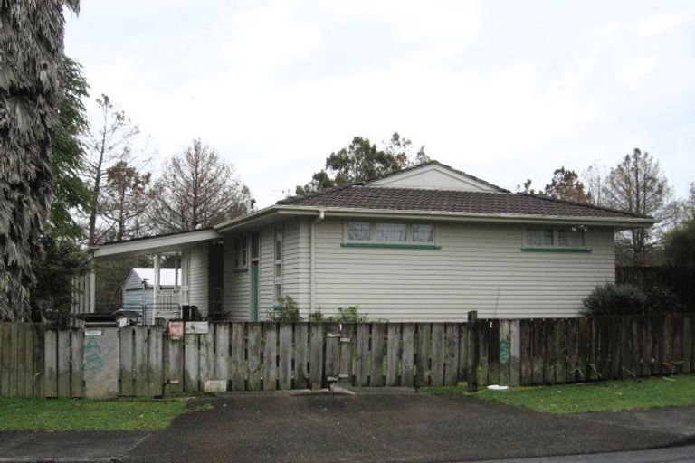 Photo of property in 2 Dulcie Place, Red Hill, Papakura, 2110