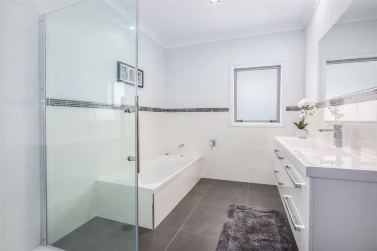 Photo of property in 19 Flotilla Place, Whitby, Porirua, 5024