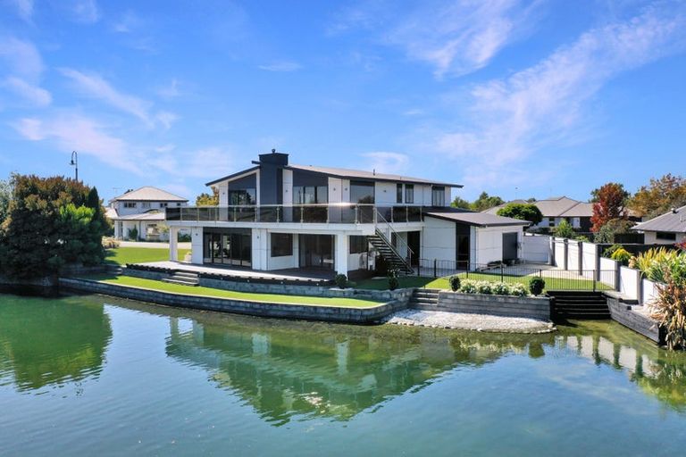 Photo of property in 2 Ludlow Drive, Huntingdon, Ashburton, 7774