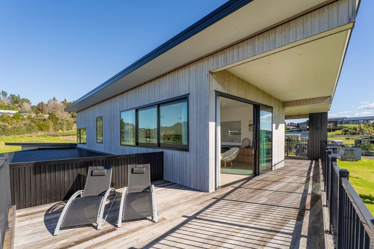 Photo of property in 17 Fred Harsant Drive, Cooks Beach, 3591