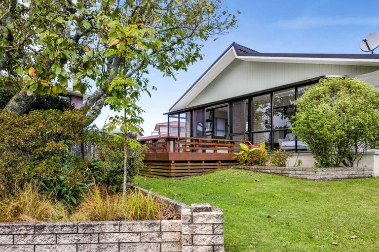 Photo of property in 2 Ngahere Street, Inglewood, 4330