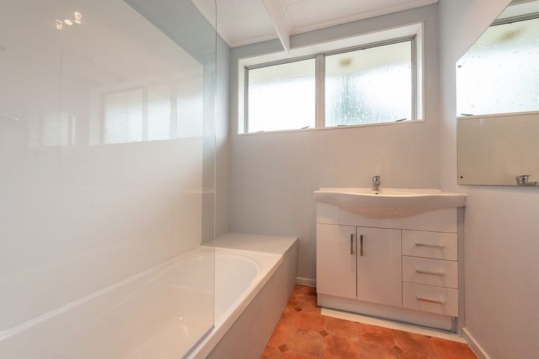 Photo of property in 37 Brightwater Crescent, Totara Park, Upper Hutt, 5018