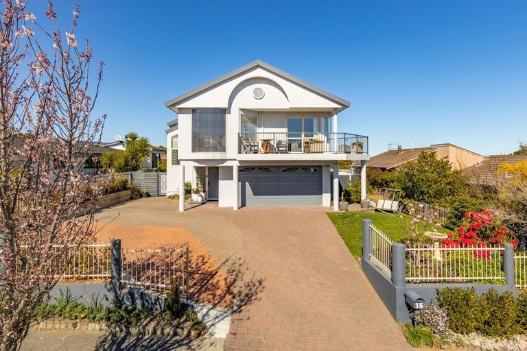 Photo of property in 15 Hammersmith Street, Richmond Heights, Taupo, 3330
