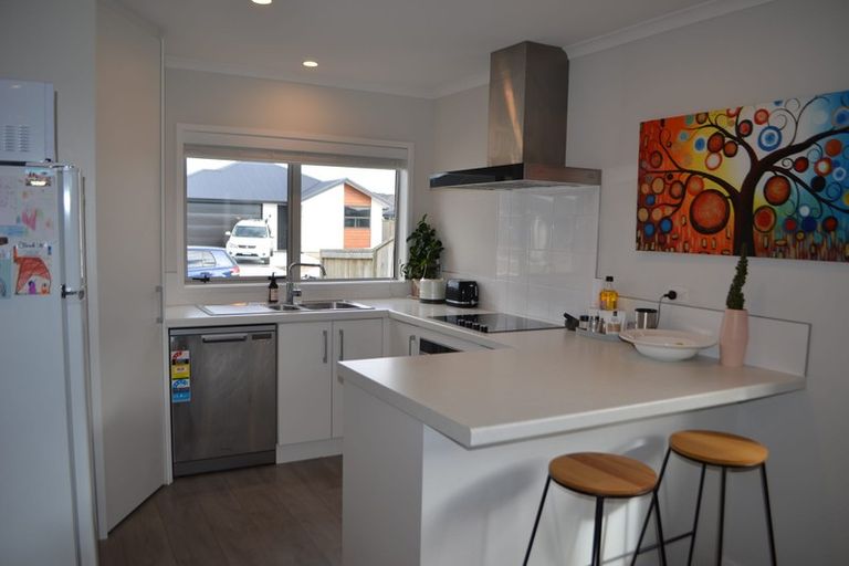 Photo of property in 16 Naeo Close, Papamoa Beach, Papamoa, 3118