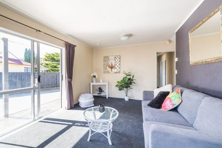 Photo of property in 19b Hilton Grove, Kelvin Grove, Palmerston North, 4414