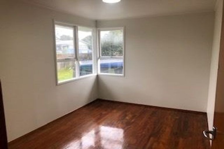 Photo of property in 13 Dalry Place, Mangere Bridge, Auckland, 2022