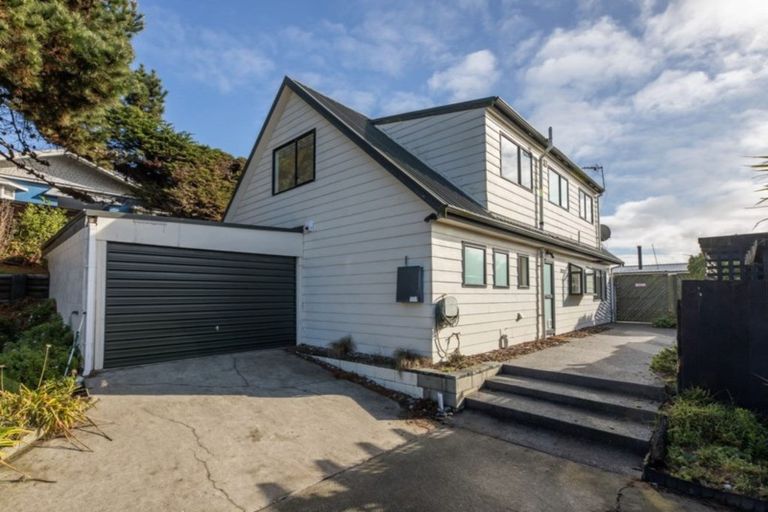 Photo of property in 64 Effingham Street, North New Brighton, Christchurch, 8083