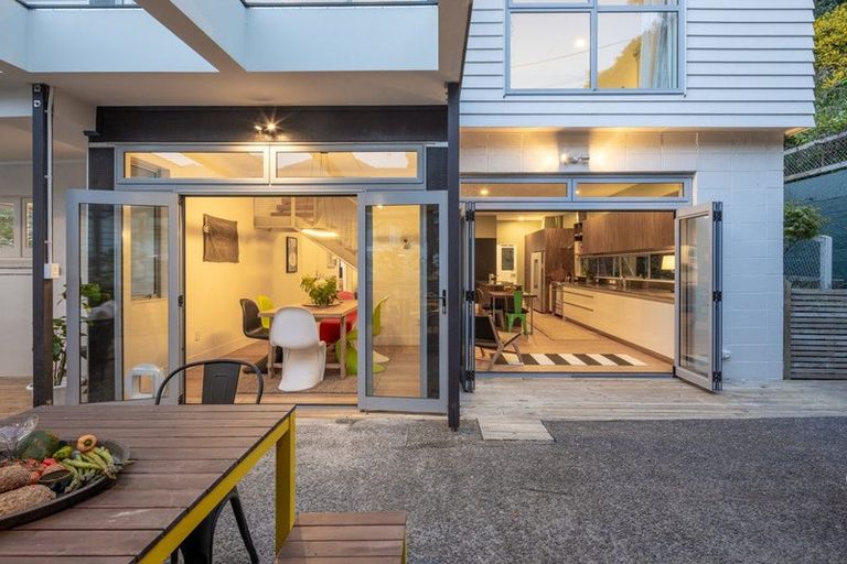 Photo of property in 26 Severn Street, Island Bay, Wellington, 6023