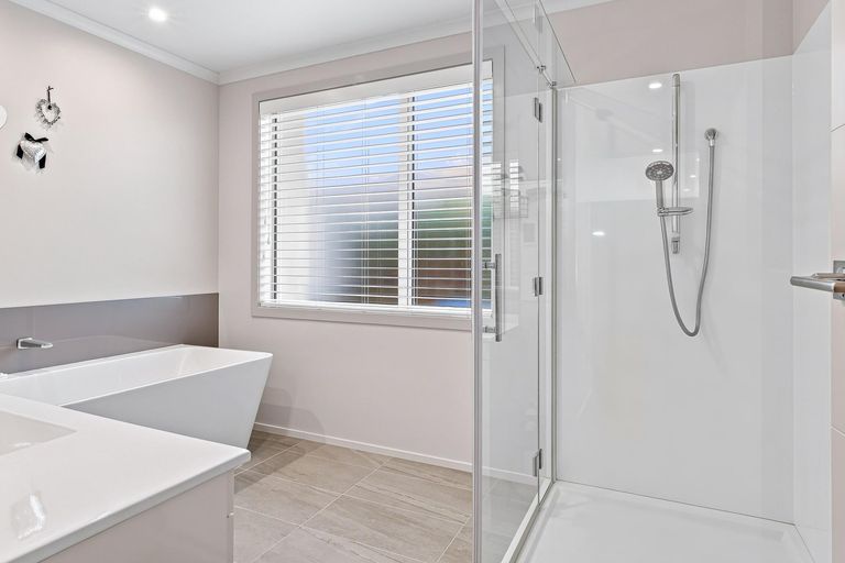 Photo of property in 14 Clifford Close, Leamington, Cambridge, 3432