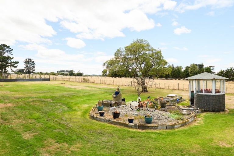 Photo of property in 15 Rangiotu Road, Himatangi, Palmerston North, 4477