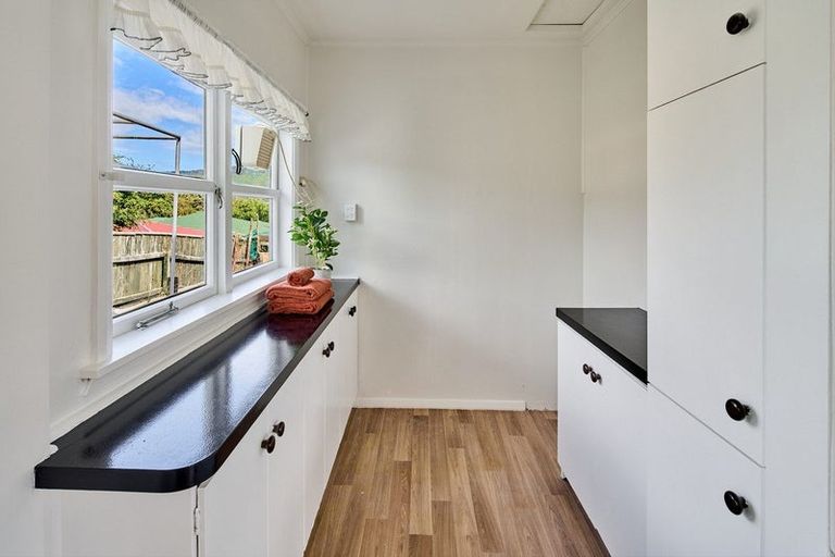 Photo of property in 35 Allen Terrace, Tawa, Wellington, 5028