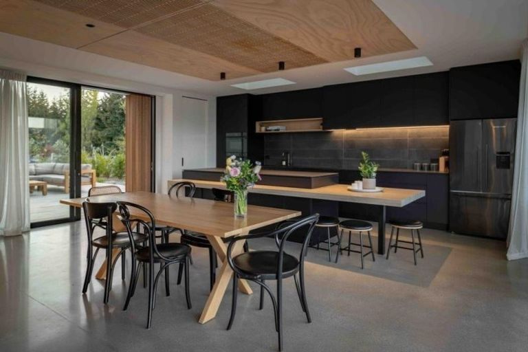 Photo of property in 14 Robrosa Street, Wanaka, 9305