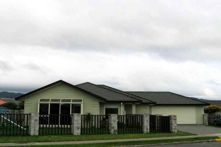 Photo of property in 42 College Drive, Paraparaumu, 5032