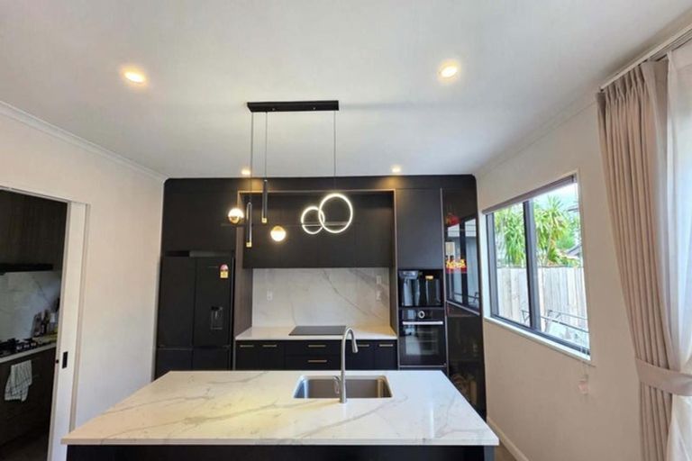 Photo of property in 421b Bucklands Beach Road, Bucklands Beach, Auckland, 2012