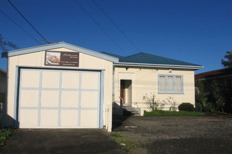Photo of property in 140 Knights Road, Hutt Central, Lower Hutt, 5010