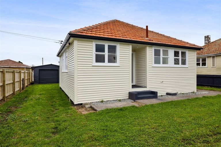 Photo of property in 29 Wilson Street, Waverley, 4510