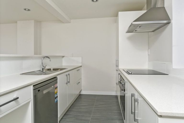 Photo of property in 2/10 Silver Moon Road, Albany Heights, Auckland, 0632