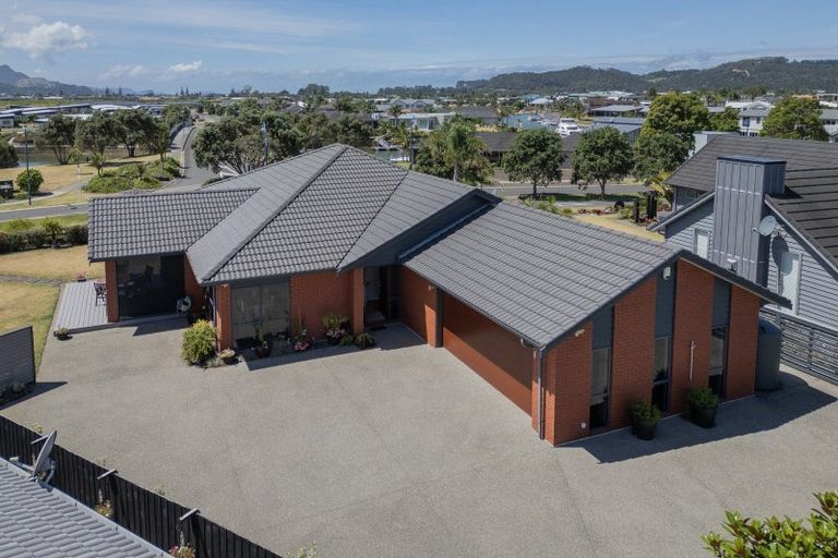 Photo of property in 6 Roseberry Place, Whitianga, 3510