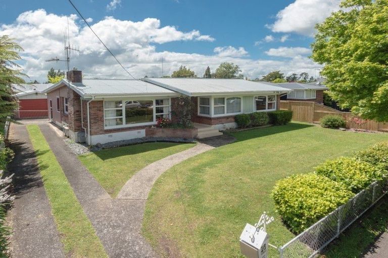 Photo of property in 16 Rutherford Street, Chedworth, Hamilton, 3210