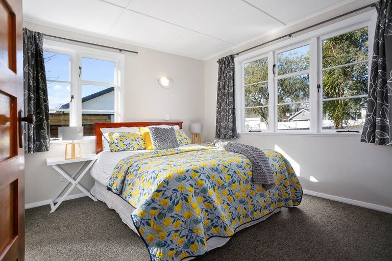 Photo of property in 52 Williams Street, Cambridge, 3434