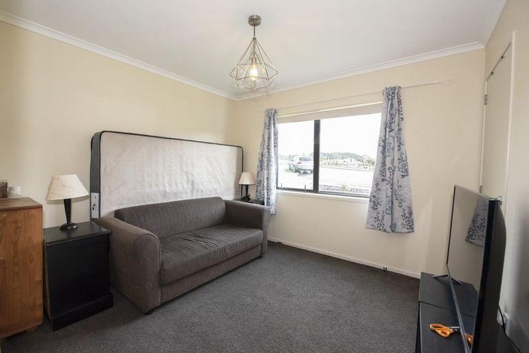 Photo of property in 8 Dunbar Place, Highlands Park, New Plymouth, 4312