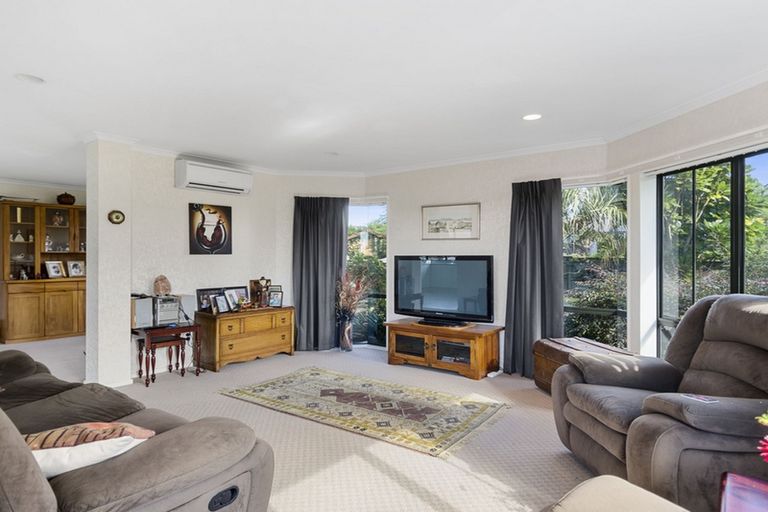 Photo of property in 1 Kochia Avenue, Pyes Pa, Tauranga, 3112