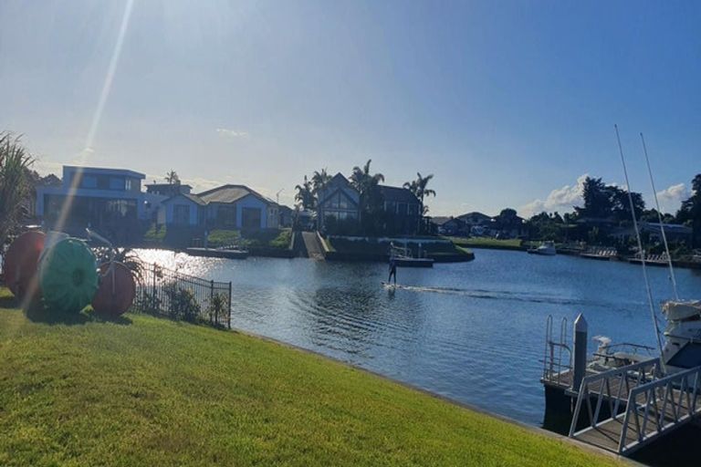 Photo of property in 4 Cordyline Way, One Tree Point, 0118