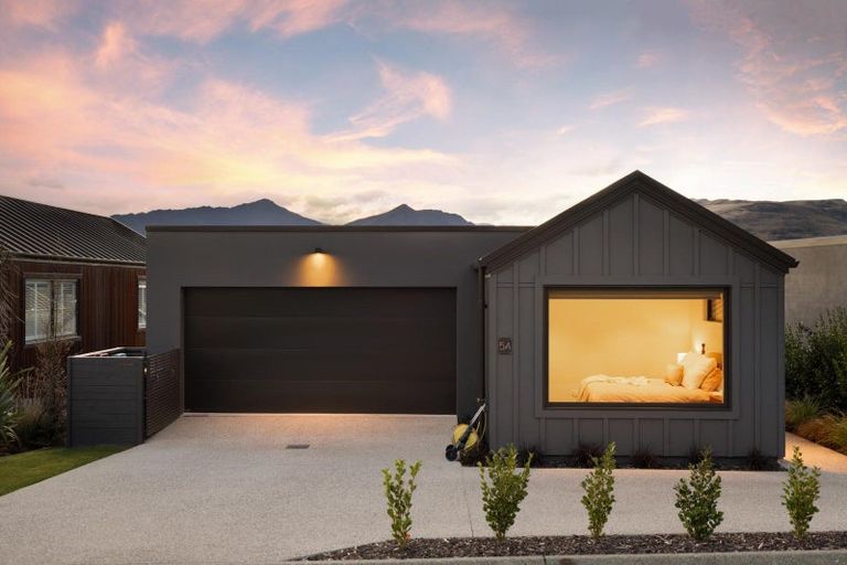 Photo of property in 5a Glenelg Lane, Jacks Point, 9371