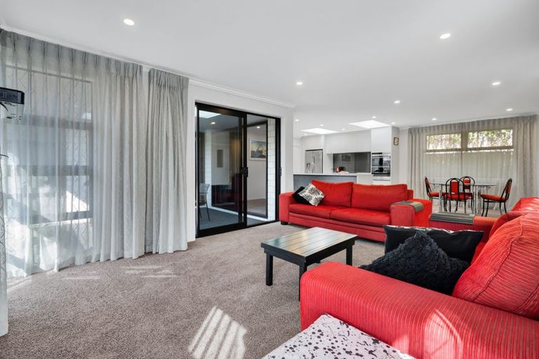 Photo of property in 8 Clinton Street, Fitzroy, New Plymouth, 4312