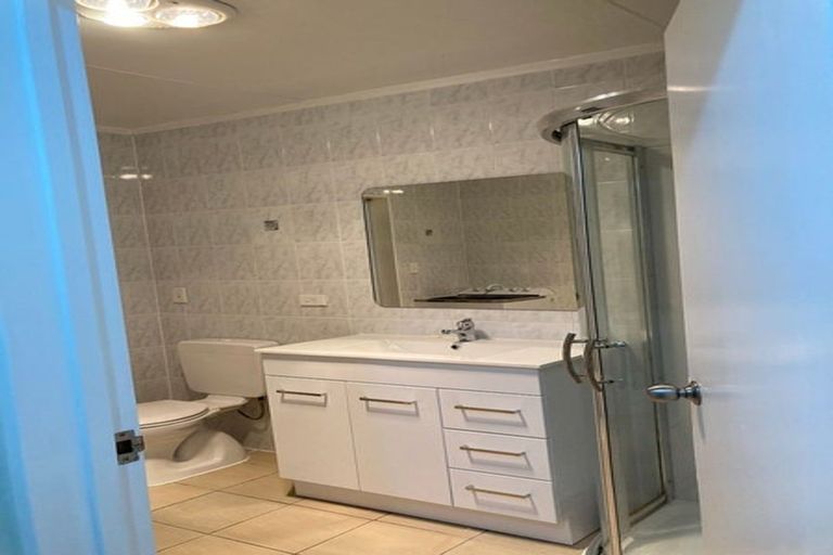 Photo of property in 55a Archibald Road, Kelston, Auckland, 0602