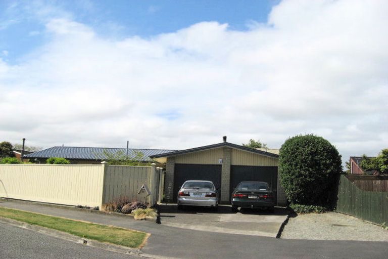 Photo of property in 18 Kent Lodge Avenue, Avonhead, Christchurch, 8042