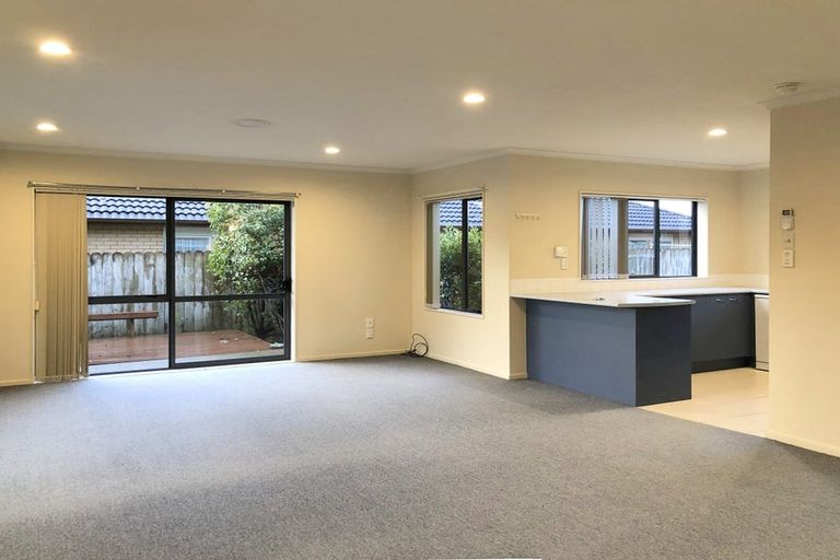 Photo of property in 13 Raphoe Road, Flat Bush, Auckland, 2019