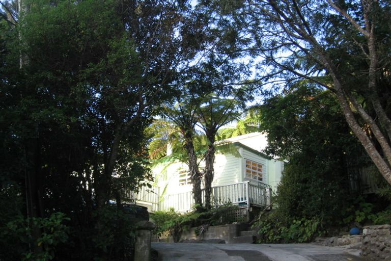 Photo of property in 543 Stokes Valley Road, Stokes Valley, Lower Hutt, 5019