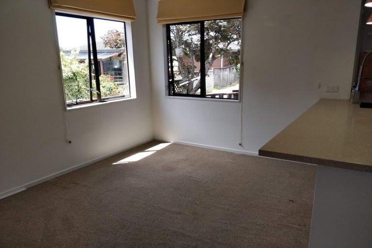 Photo of property in 3/16 Arahoe Road, New Lynn, Auckland, 0600
