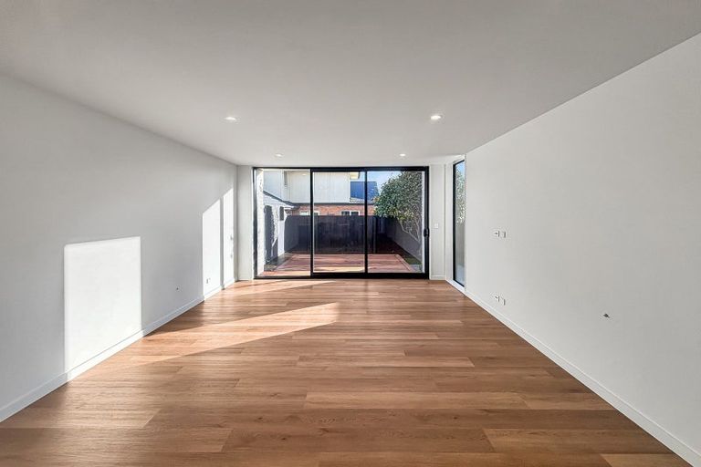 Photo of property in 2/58 Elizabeth Street, Riccarton, Christchurch, 8041