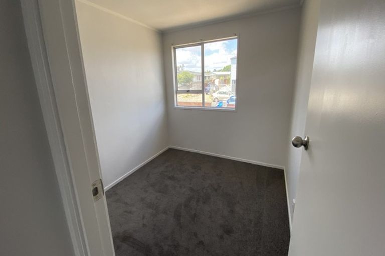 Photo of property in 8 Garth Place, Manurewa, Auckland, 2102
