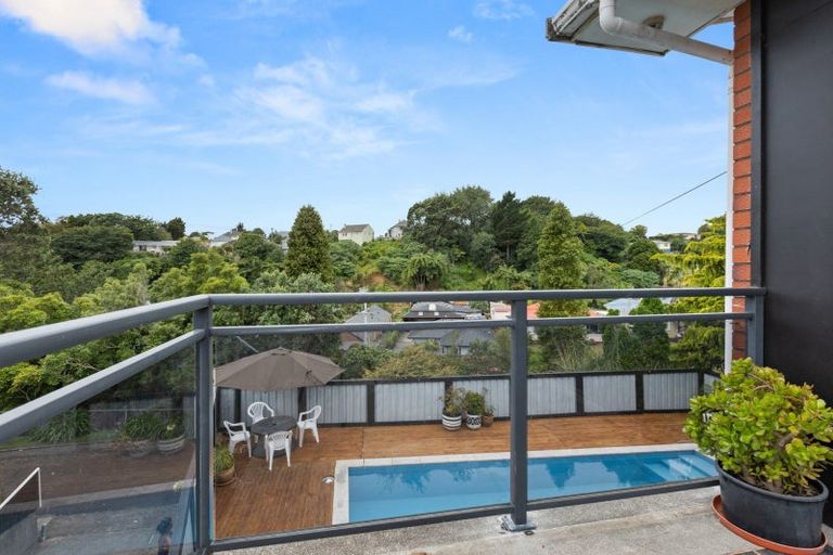 Photo of property in 46 Seaview Road, Marfell, New Plymouth, 4310