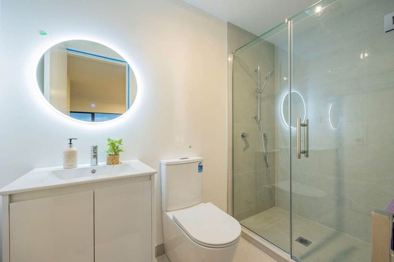 Photo of property in 8e Jupiter Street, Rosehill, Papakura, 2113